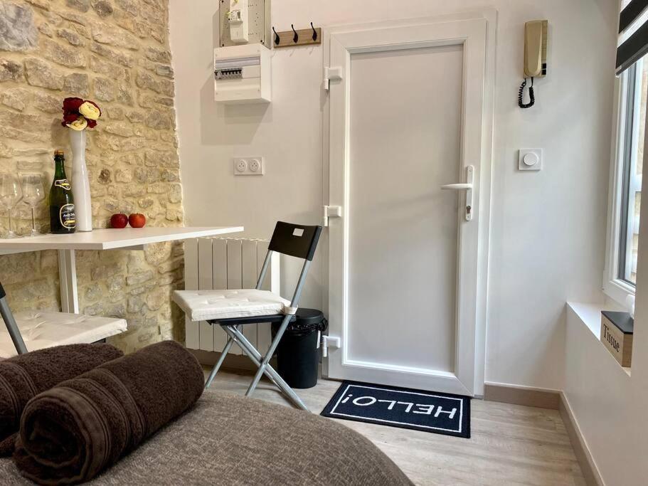 Bed In The City - Appart'Hotel - Historical Center Bayeux Buitenkant foto